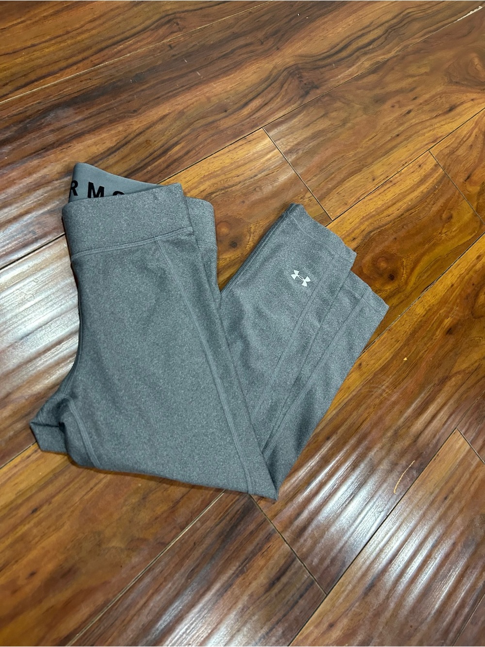 Under Armour Charcoal Gray Athletic Capri Leggings, Small - Picture 7 of 7
